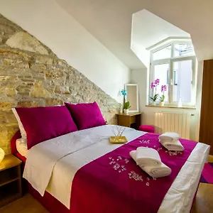 Point Bed & Breakfast